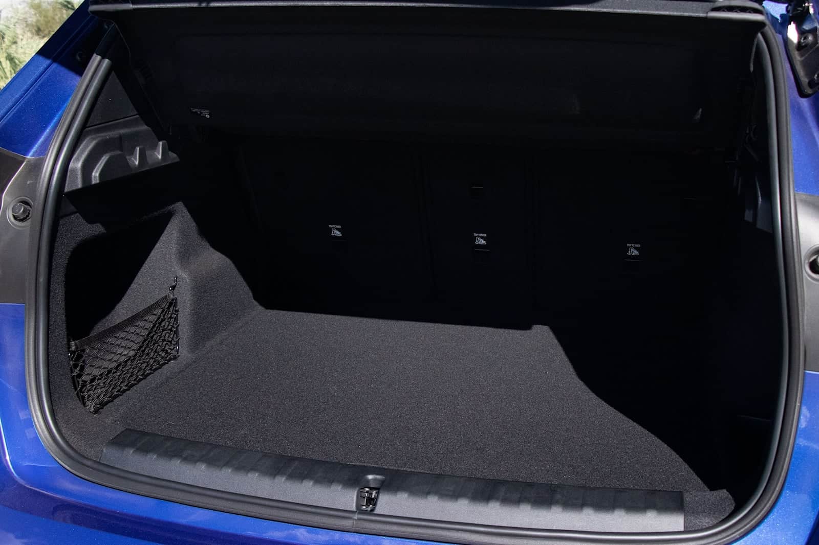 BMW X1 trunk protective film for wear and tear protection.